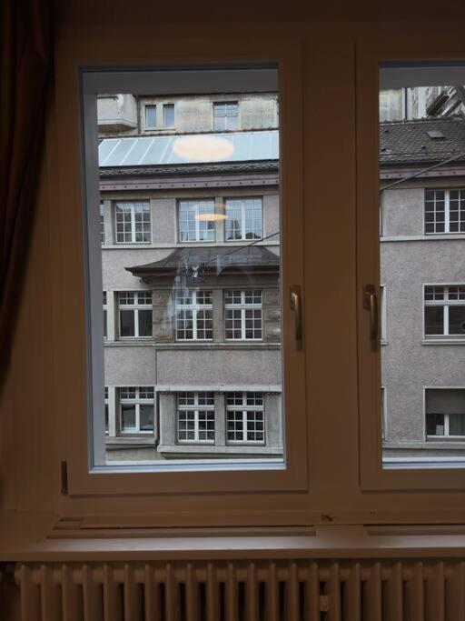 Suesse In Zuercher Altstadt 3 * Zurich